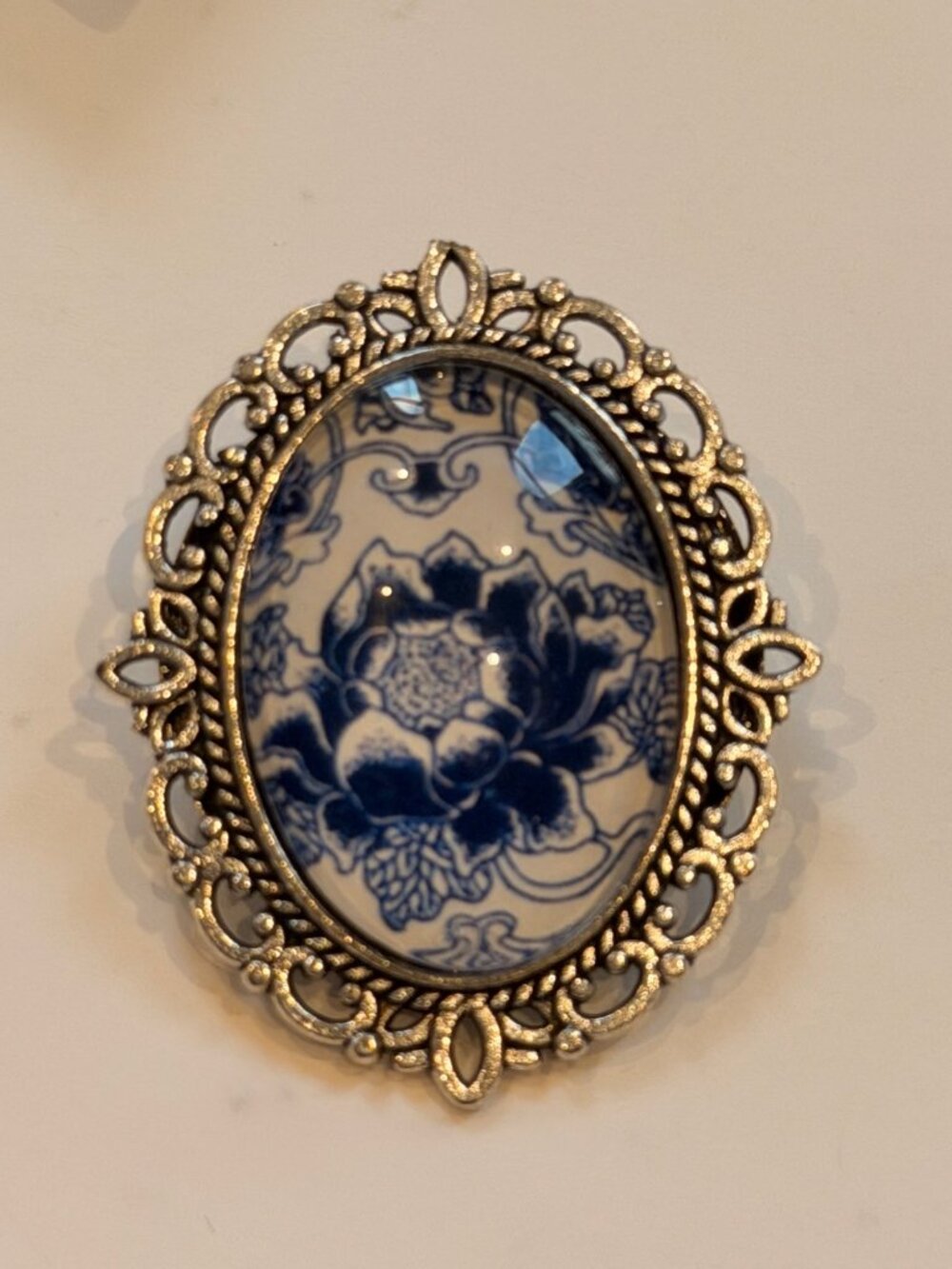 Vintage-Style Blue & White Porcelain Floral Brooch In Ornate Silver-Tone Frame G